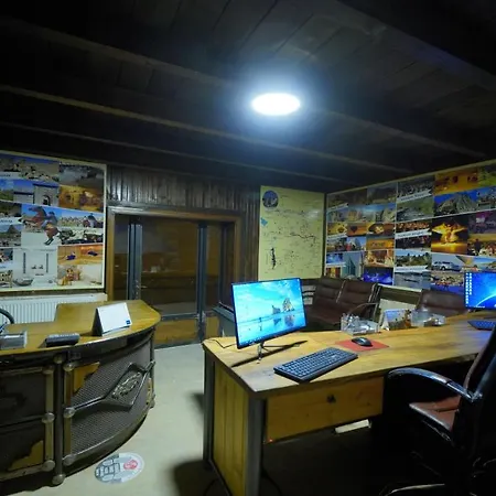 Otel Shoestring Stone House 3*