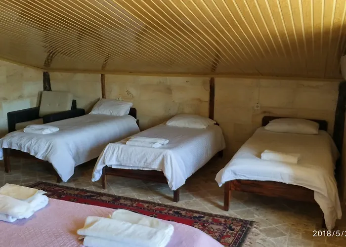 Shoestring Stone House Otel 3*