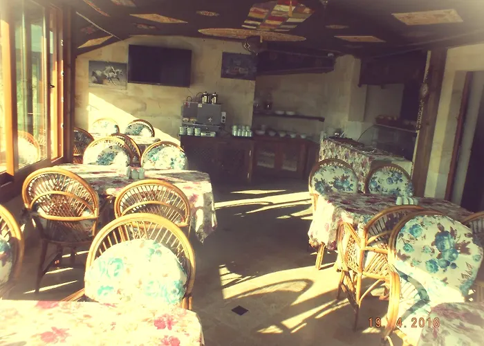 Shoestring Stone House Otel