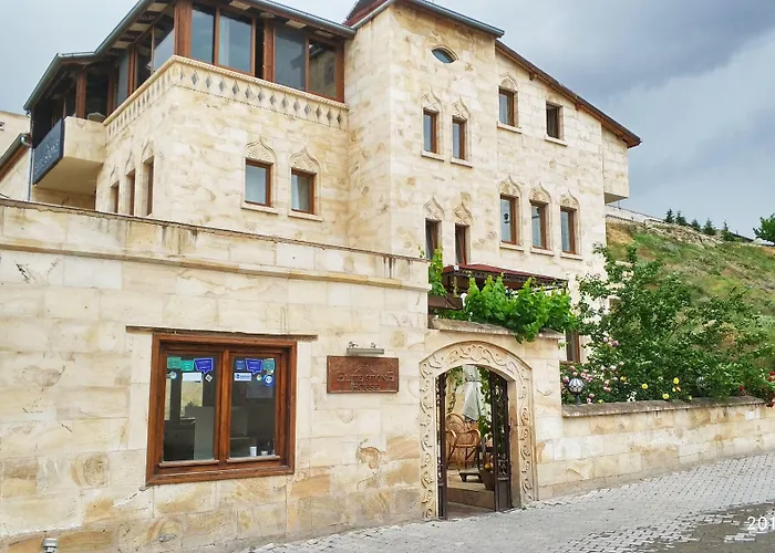 Otel Shoestring Stone House